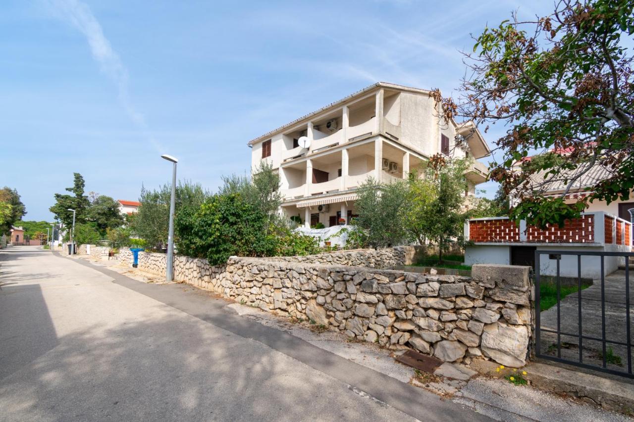 Apartments By The Sea Mandre, Pag - 3084 Kolan Exteriör bild