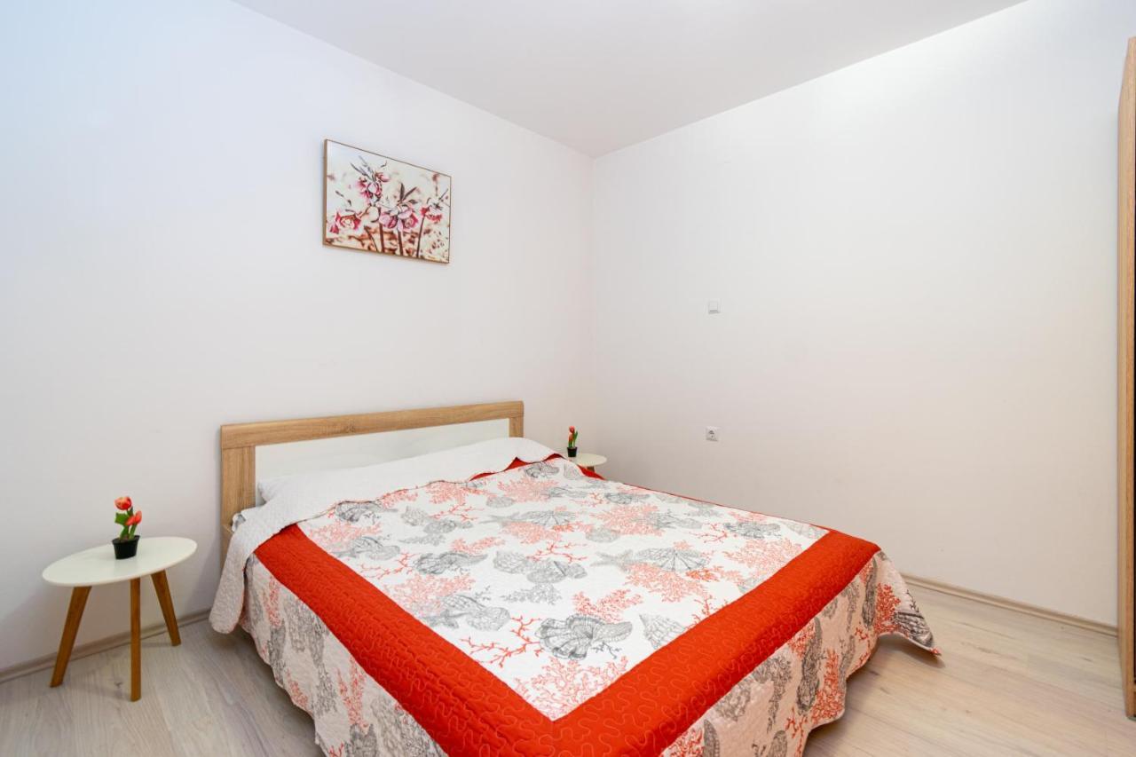 Apartments By The Sea Mandre, Pag - 3084 Kolan Exteriör bild