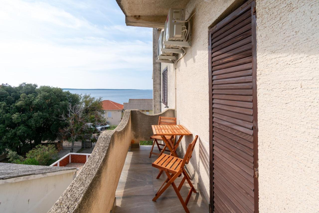 Apartments By The Sea Mandre, Pag - 3084 Kolan Exteriör bild