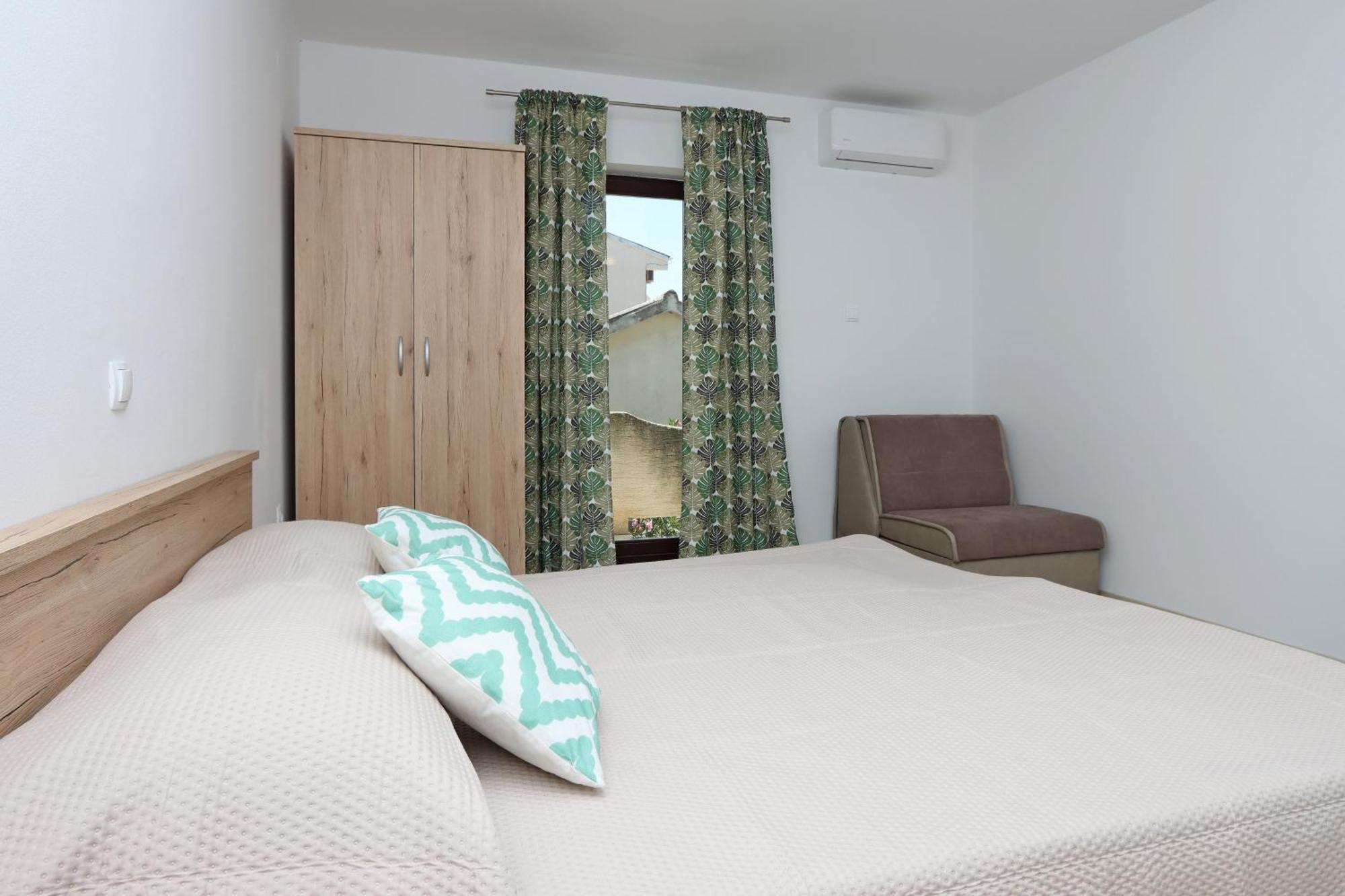 Apartments By The Sea Mandre, Pag - 3084 Kolan Rum bild