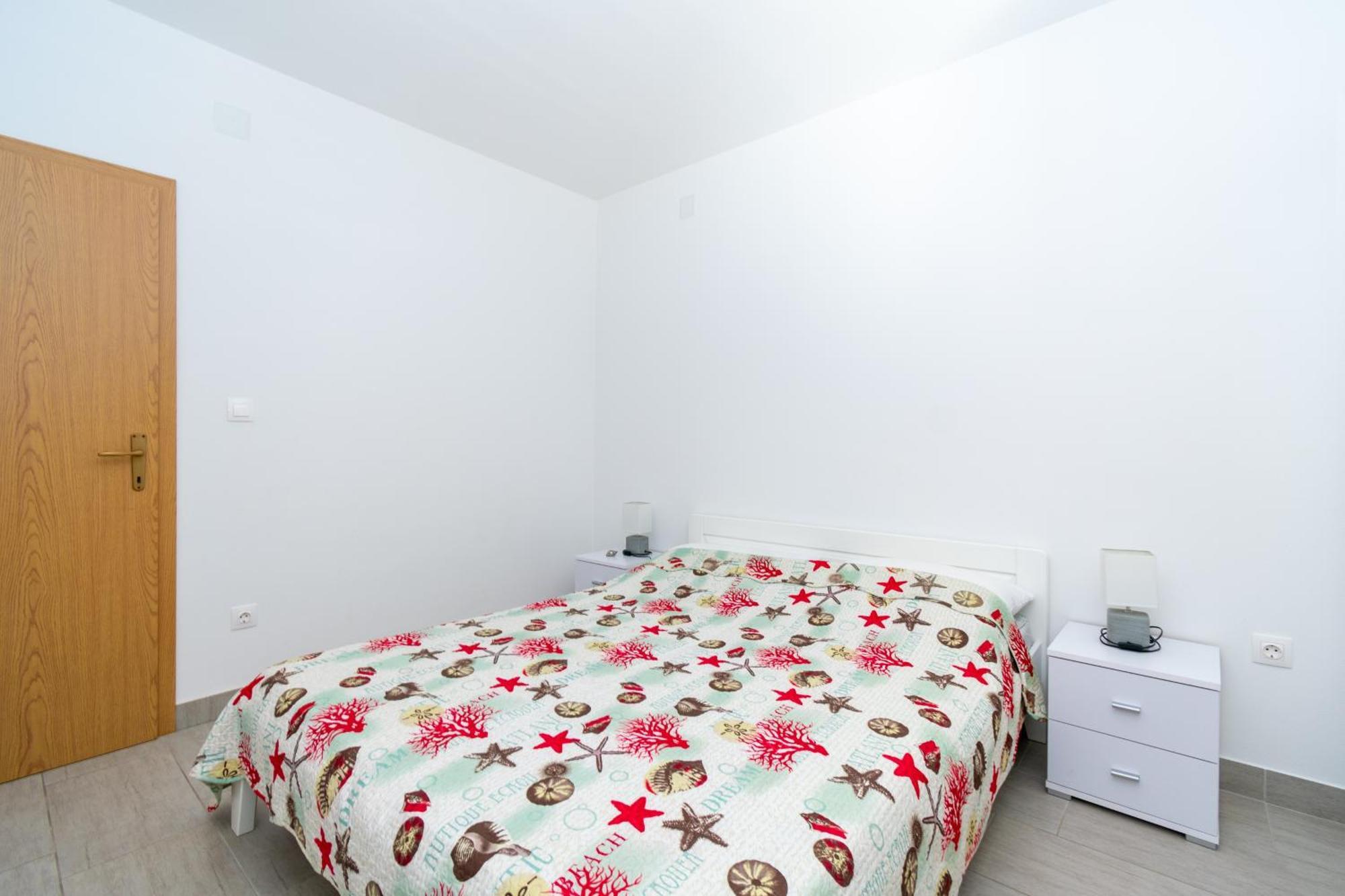 Apartments By The Sea Mandre, Pag - 3084 Kolan Rum bild