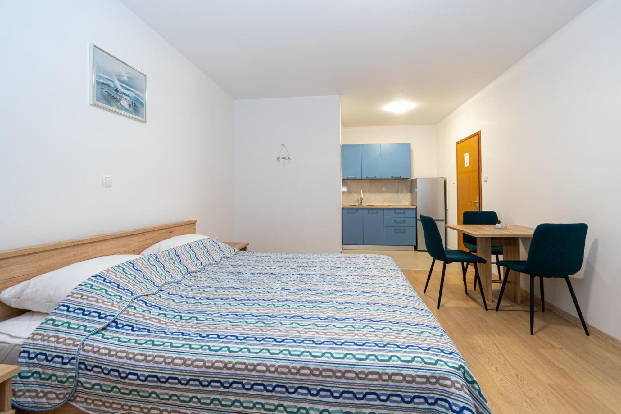 Apartments By The Sea Mandre, Pag - 3084 Kolan Rum bild